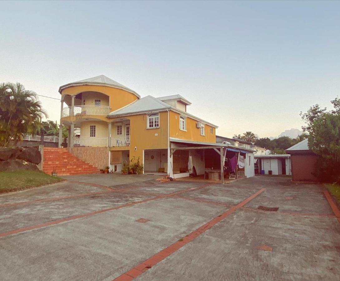 Guadeloupe Guesthouse بورت لويس المظهر الخارجي الصورة