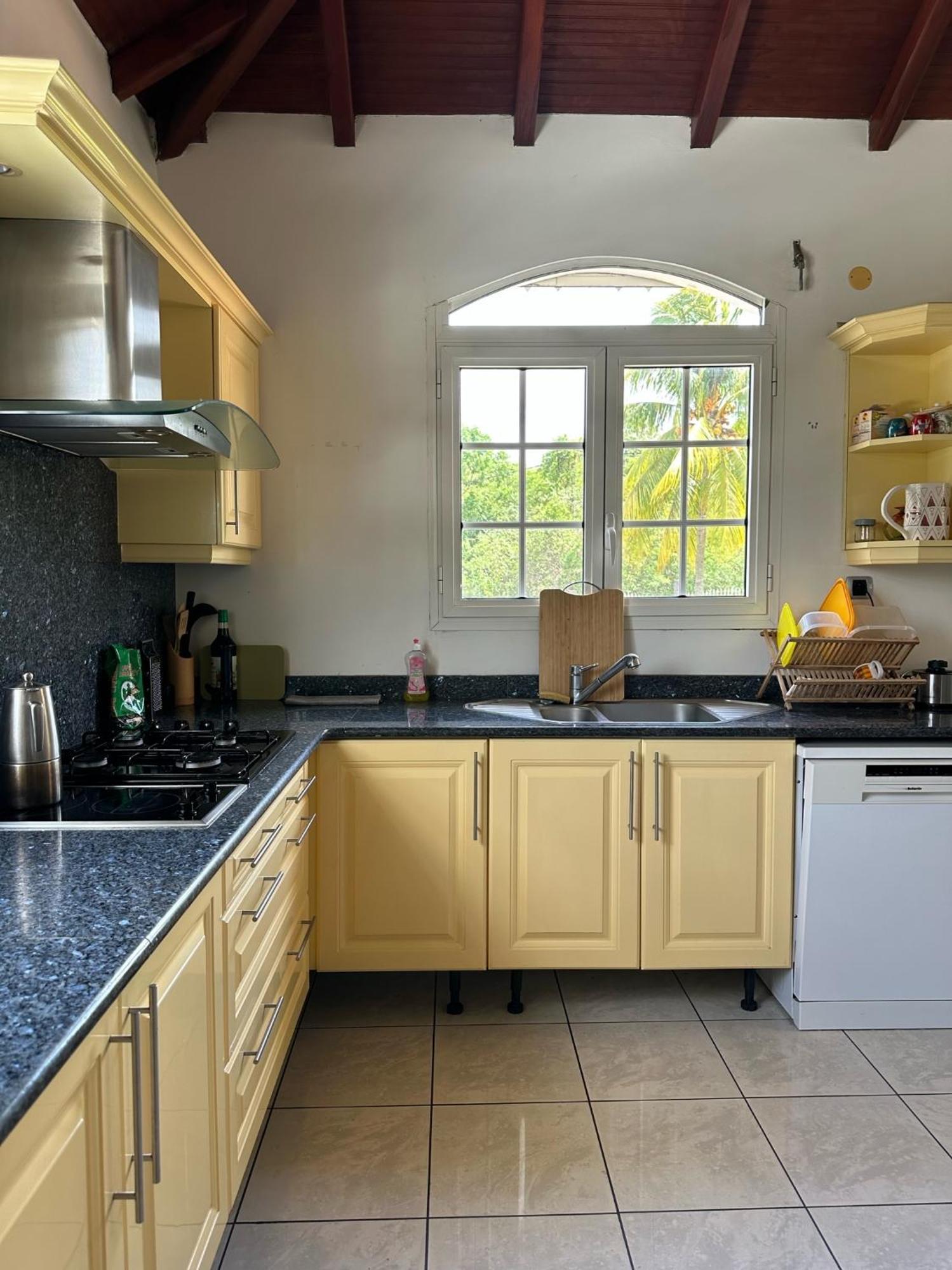 Guadeloupe Guesthouse بورت لويس المظهر الخارجي الصورة