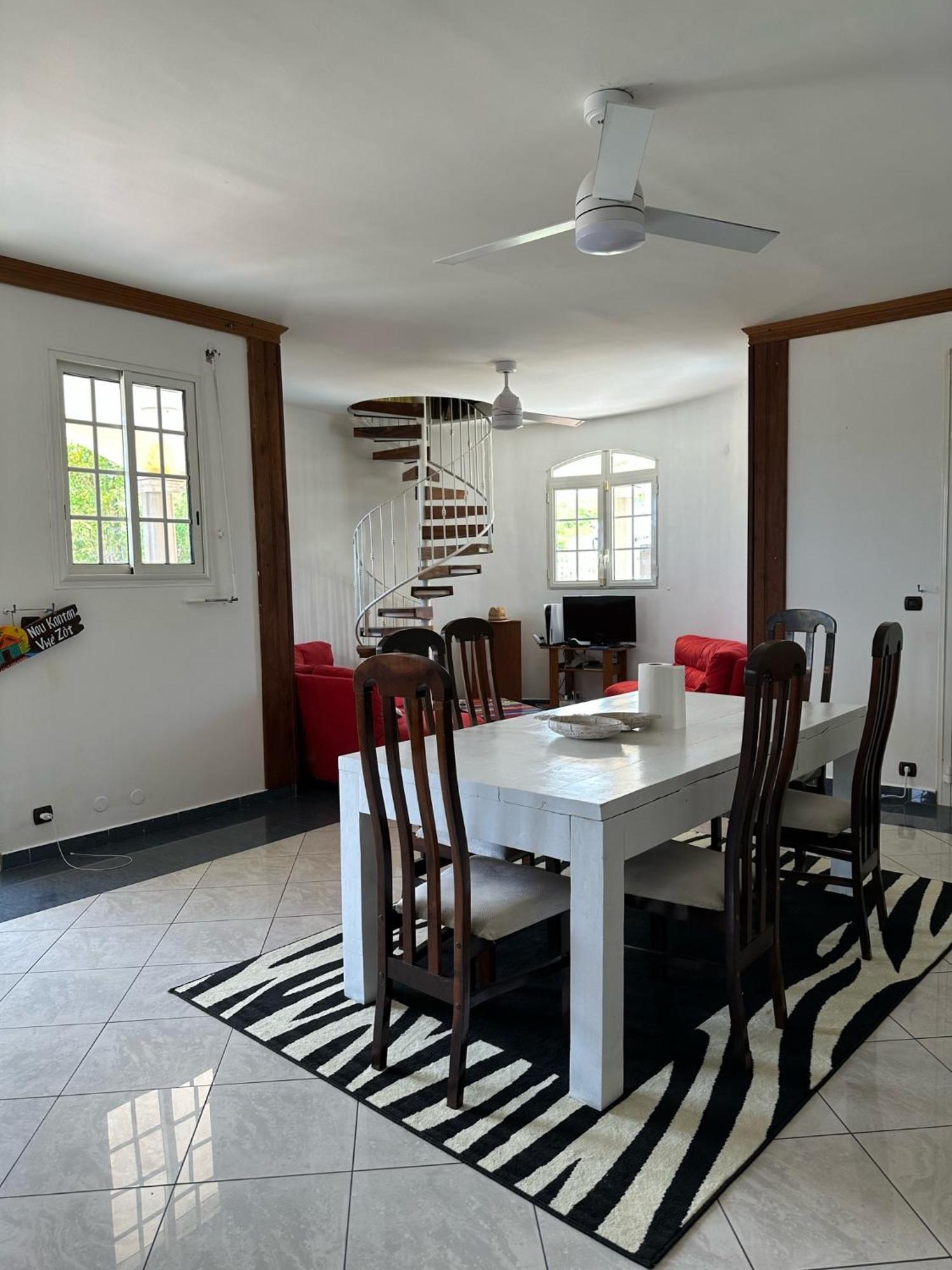 Guadeloupe Guesthouse بورت لويس المظهر الخارجي الصورة