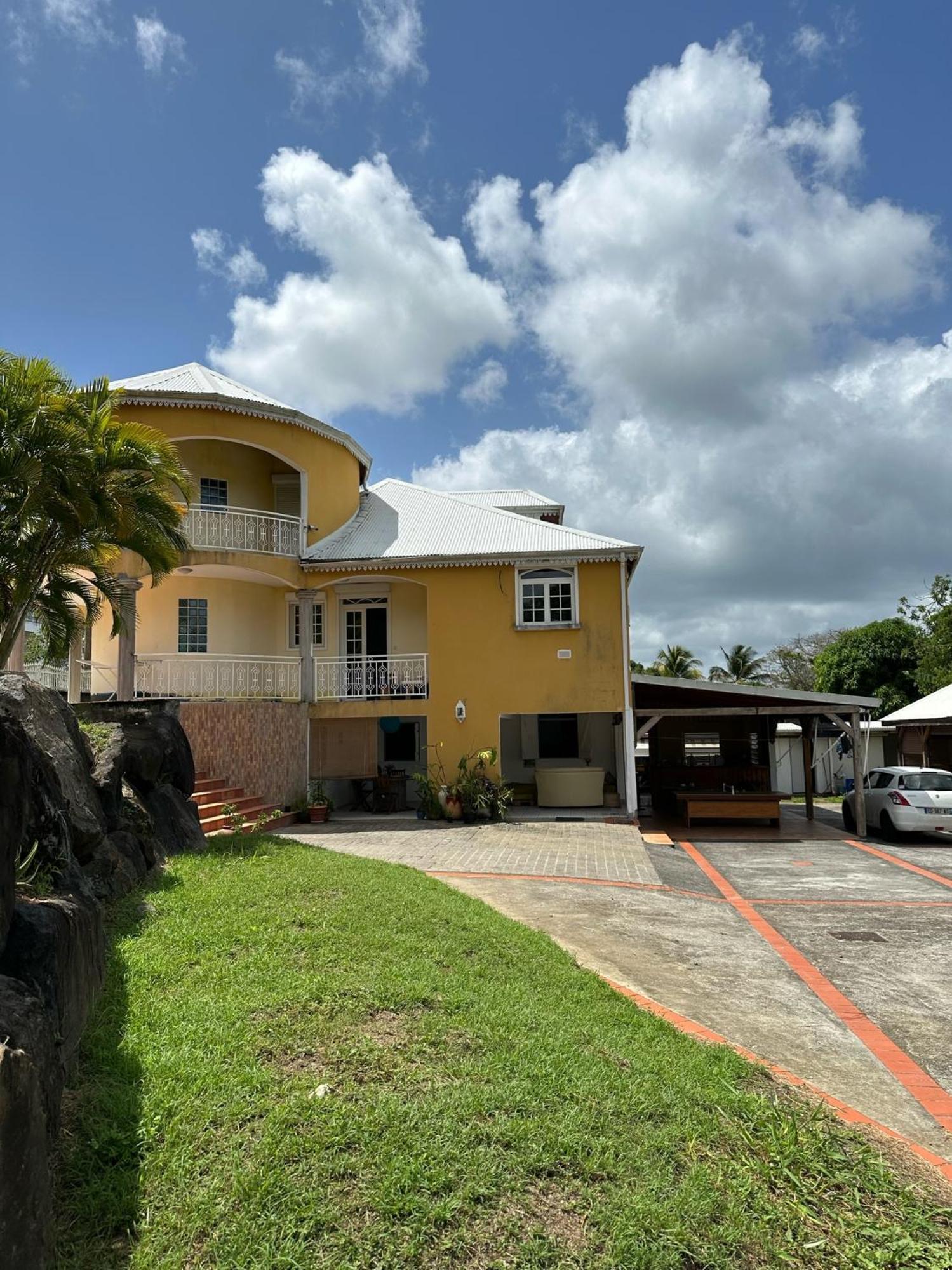 Guadeloupe Guesthouse بورت لويس المظهر الخارجي الصورة