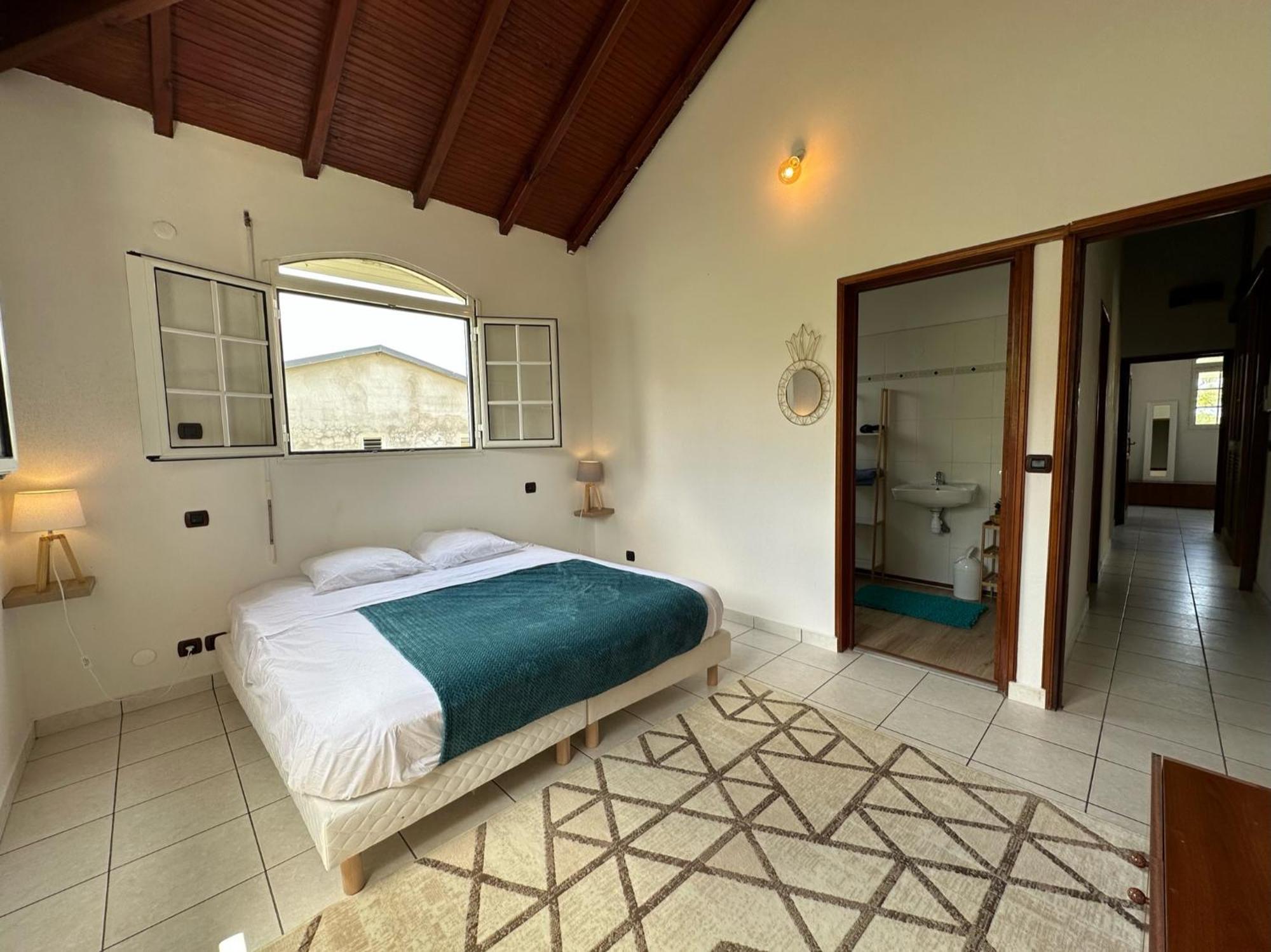 Guadeloupe Guesthouse بورت لويس المظهر الخارجي الصورة